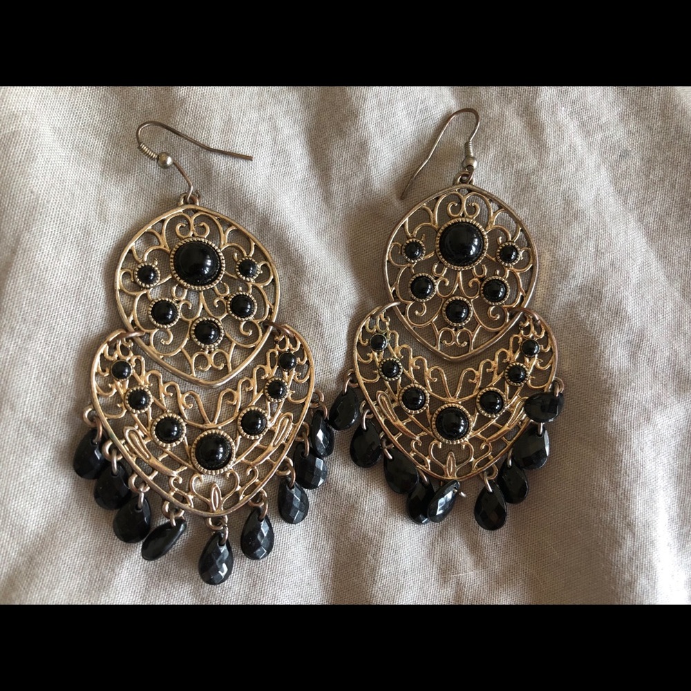 Black and Gold gold filigree earrings